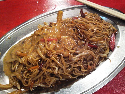 晩御飯は博多で焼きラーメン