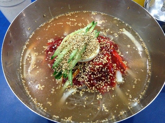 一子相伝のスープのムルネンミョン（水冷麺）