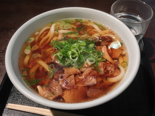 朝食は「ぼっかけうどん」
