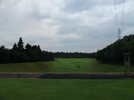 9番と18番のパー5が交差する名物ホール
