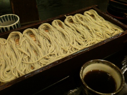 ふのりを使ったへぎそばを締めに