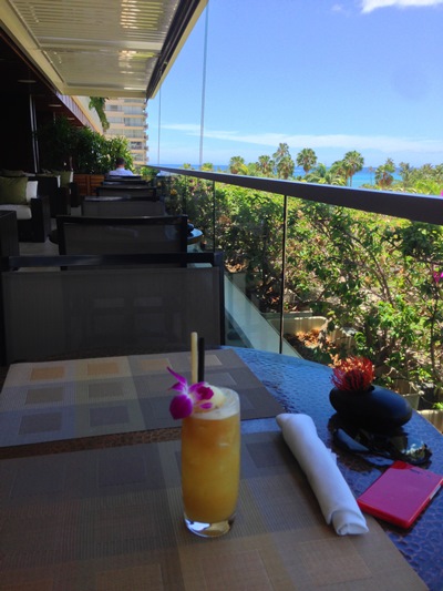 世界一のマイタイを飲みながらランチ