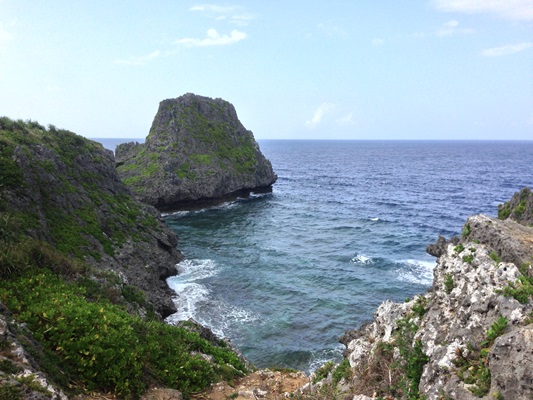 青の洞窟がある岬