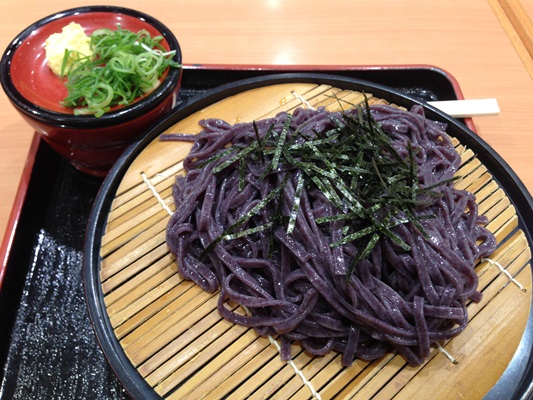 古代黒米の黒影米を使ったうどん