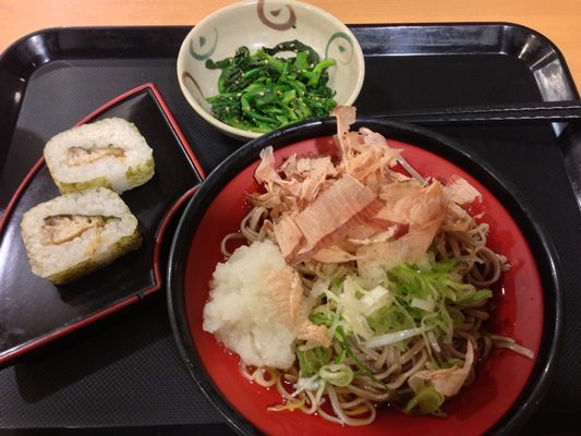 越前おろしそばと焼き鯖寿司