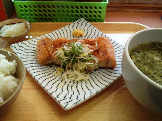 旅の締めは竹田の厚揚げ定食