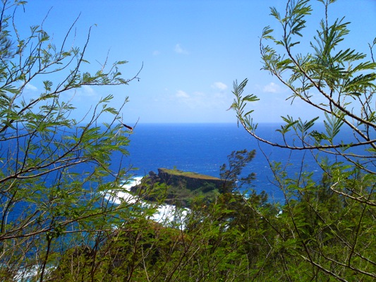 俗世界から隔離された島