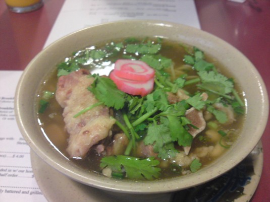 夕食は朝日グリルでオックステールラーメン