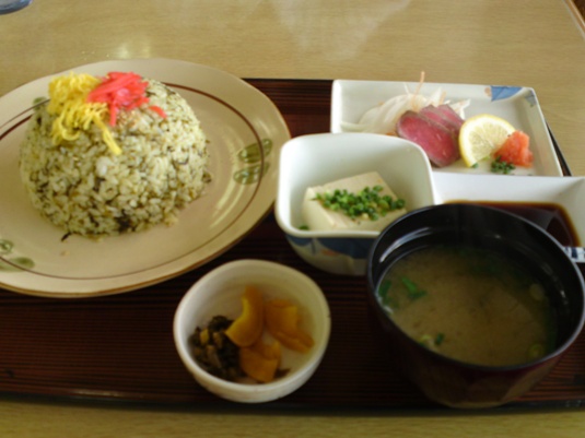 草千里レストハウスで「たかな飯」