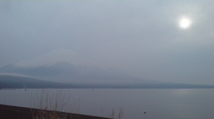 山中湖は曇り