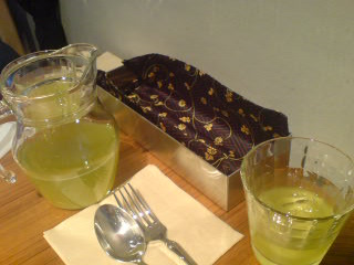 伊右衛門サロンでランチ