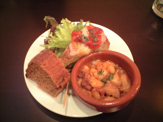 今日のランチはスペイン料理