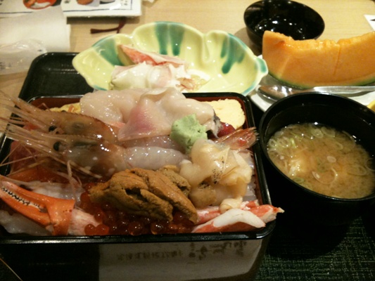 新千歳空港で豪快丼