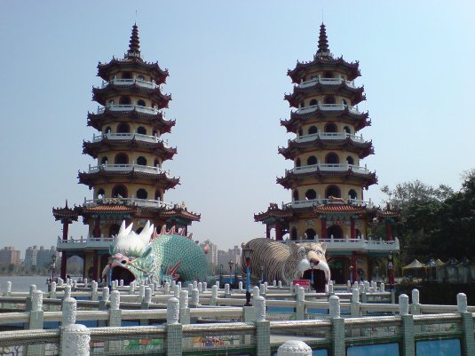 龍虎塔