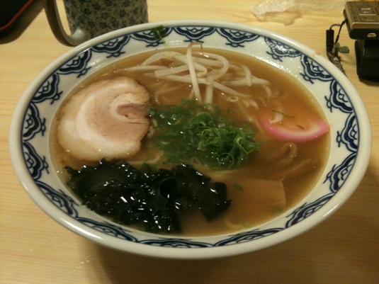 ホテルで和歌山ラーメン