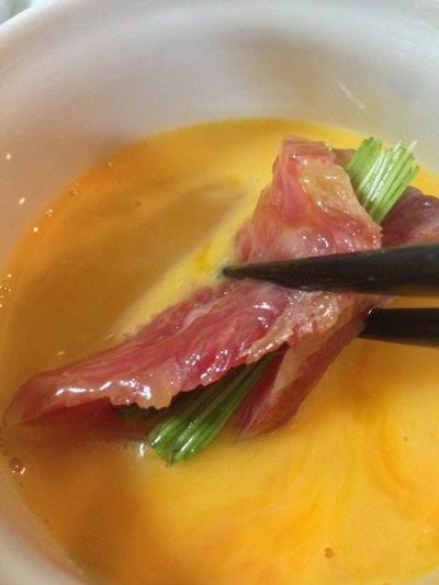お土産に頂いた山形牛の燻製肉を自宅で
