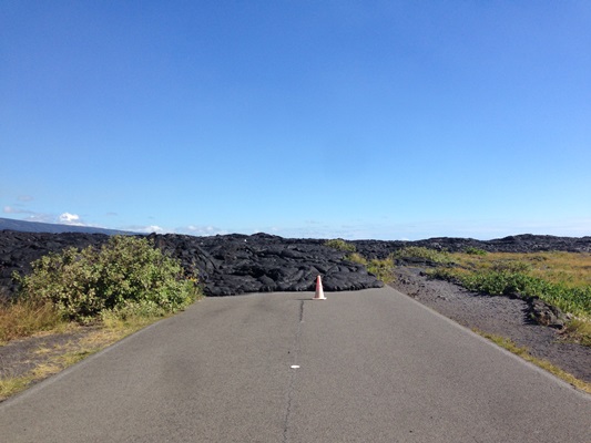 溶岩で閉ざされた道