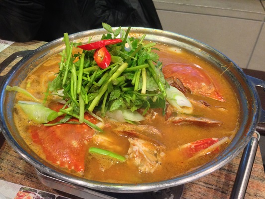 夕食はコッケタン（ワタリガニの鍋）
