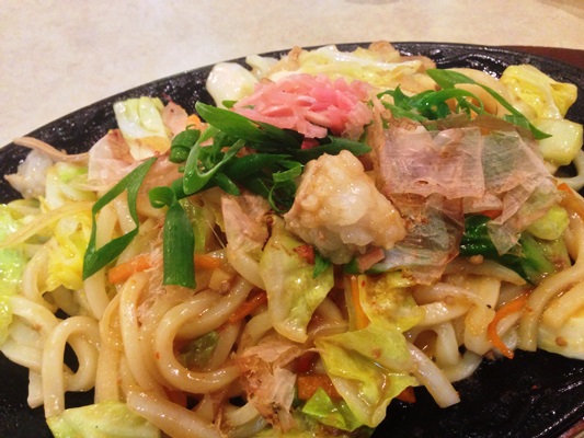 旅の締めは津山ホルモンうどん