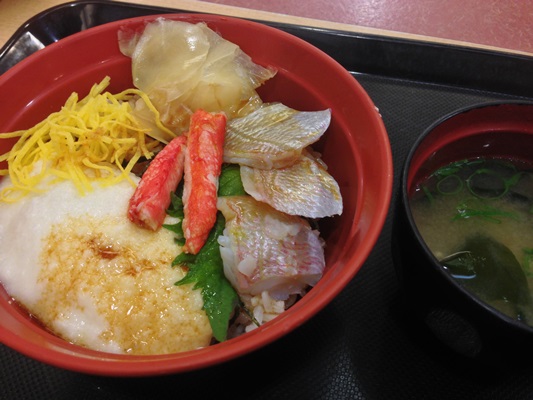 丸海の小鯛ささ漬けを使用した小鯛とろろ丼