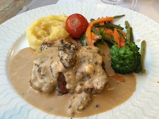 夕食は北のリゾート地のル・テュケ・パリ・プラージュでシーフード料理