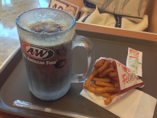 1963年にオープンした国内初のファストフードチェーン店