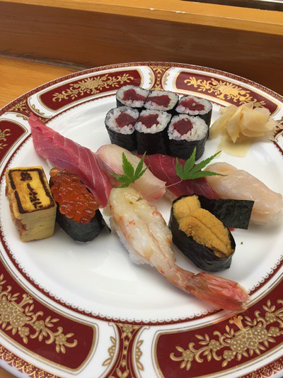 寿司の街「塩釜」で三陸沖の新鮮な魚を使ったお寿司をランチに