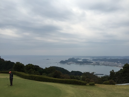熊野灘を見下ろすコース