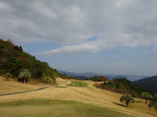 宮崎最北にある海が見えるコース