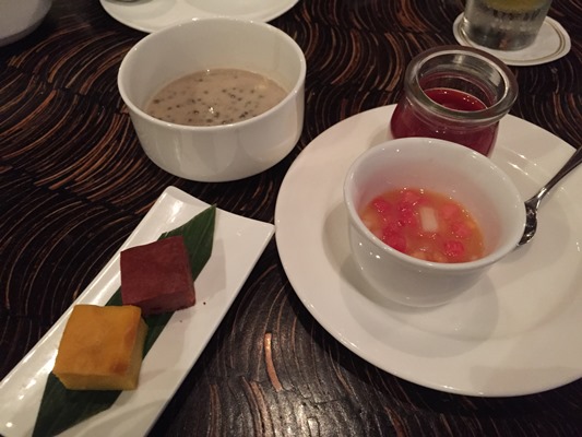夕食は夕日を見ながらバッフェで