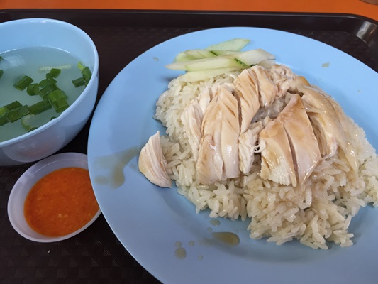 二度目のチキンライスはホーカーで