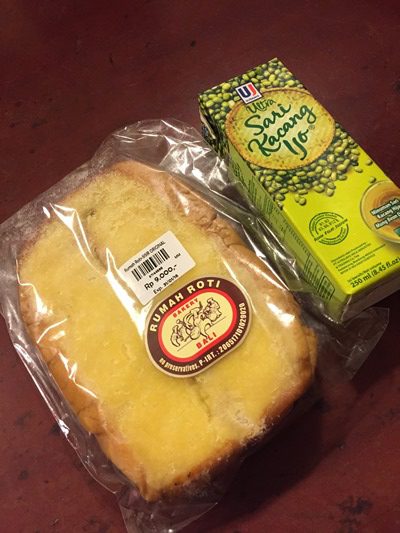 インドネシアではロティはパンの意味