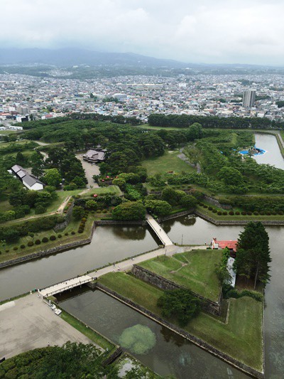 五稜郭を見下ろしながら、函館に別れを告げる