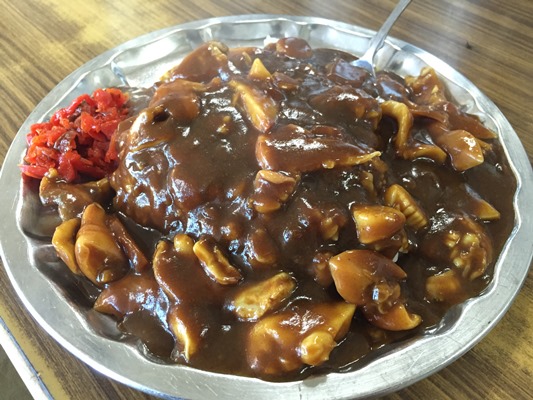 朝食はホッキ貝たっぷり入ったホッキカレー