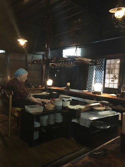 炉端焼き発祥のお店