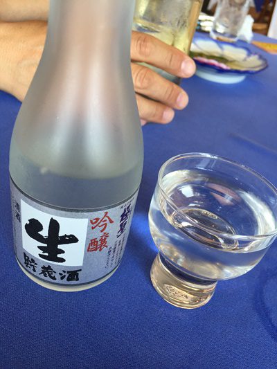 ゴルフ場で穴子の干物、焼きママカリの酢漬け、蛸の天ぷらを岡山のお酒で