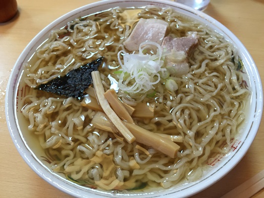 宮古の煮干しベースのスープと柔麺のラーメン
