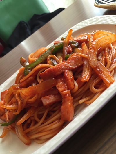 レトロな喫茶店で、そうめんナポリタン