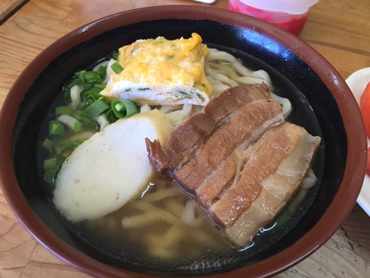 ランチは大東そばと大東寿司