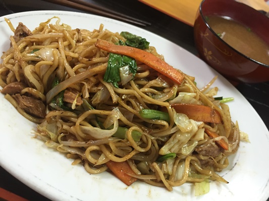 名護のぜんざいの名店で焼きそば