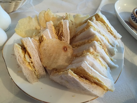 アイルランド家庭料理のポテトチップスを挟んだクリスプサンドウィッチ