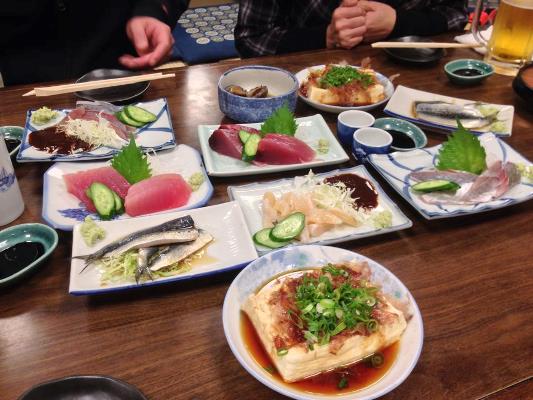 会計時のそろばんが名物の日本を代表する名居酒屋
