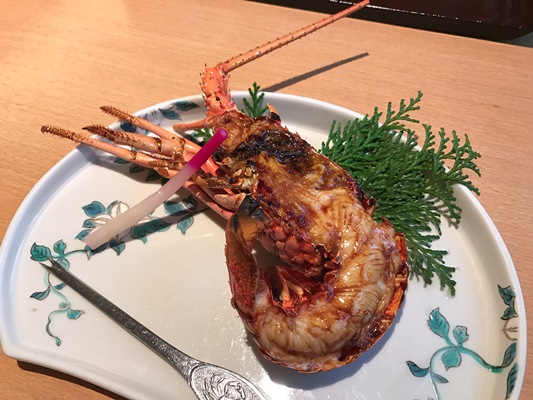 素晴しい伊勢海老のコース料理を堪能
