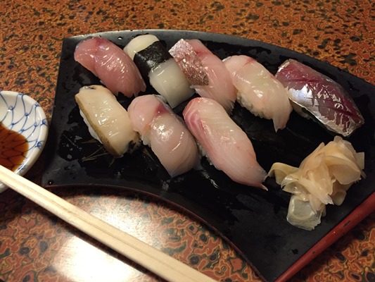 ランチは佐渡沖で獲れる魚を使用した佐渡寿司