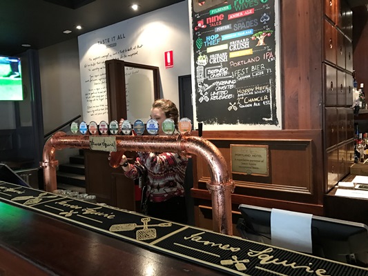 メルボルンのクラフトビールで軽く一杯