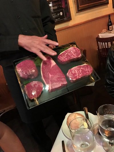 メルボルンで人気の前菜から肉・肉・肉のステーキハウス