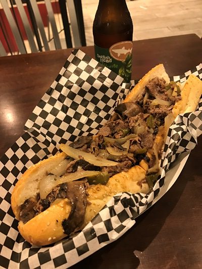 オシャレ系のフィリーチーズステーキ