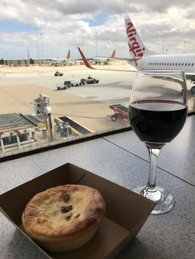 メルボルン空港でビーフ＆シラーズパイ