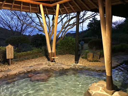 伊勢湾を眺めながら入浴できる旅館
