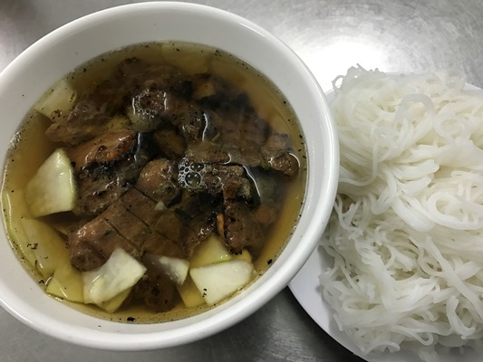 ハノイ名物のベトナムのつけ麺「ブンチャー」